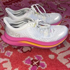 Barbie pink hoka’s!! Only worn a few times in great condition